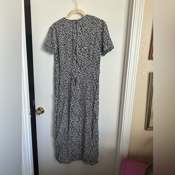 Christopher & Banks Rayon Black and White Floral Midi Dress size 6 - Picture 1 of 5